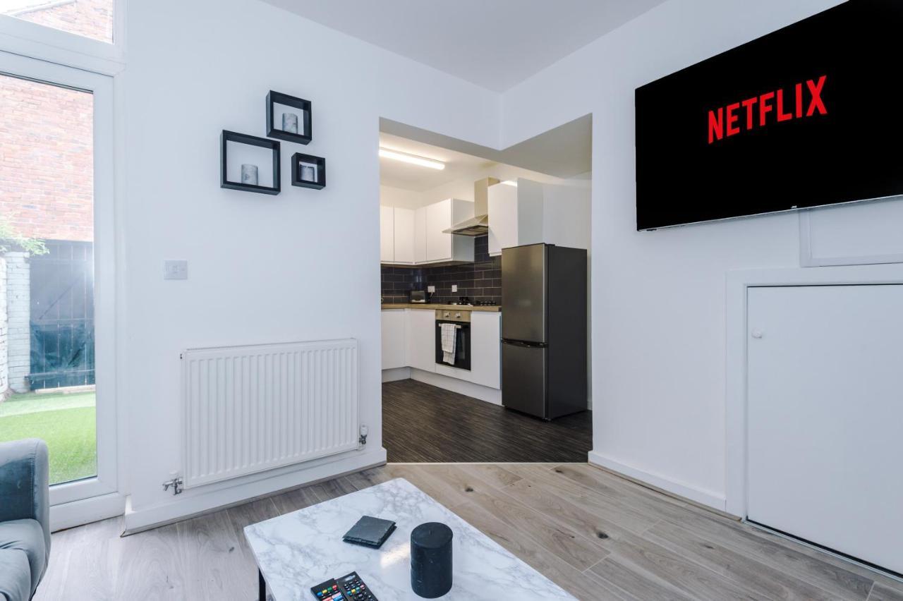 Cosy 3 Bed 3 Bath House - Central Liverpool -Self Check-In & Free Parking! Villa Esterno foto